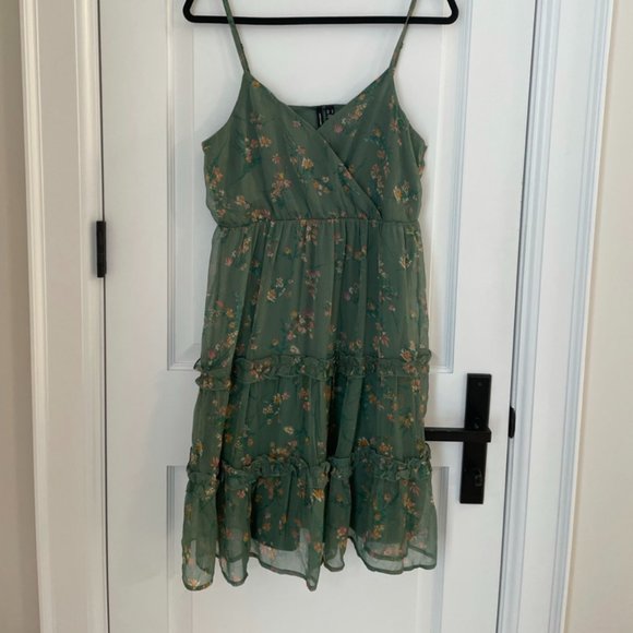 Green Floral Fairy Dress - Picture 1 of 6